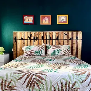 appartamento-stile-anni-70-con-vista-mare-70s-style.sicilyhotelsitaly.net/